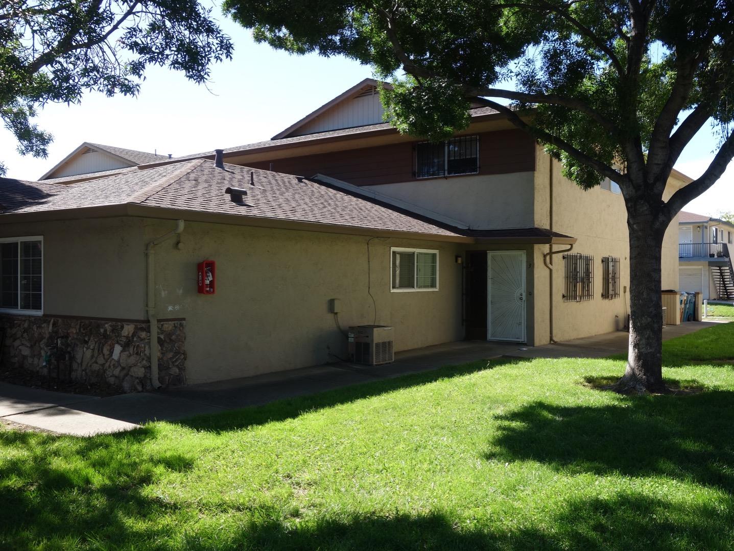 2300 Peppertree Way #3 — photo