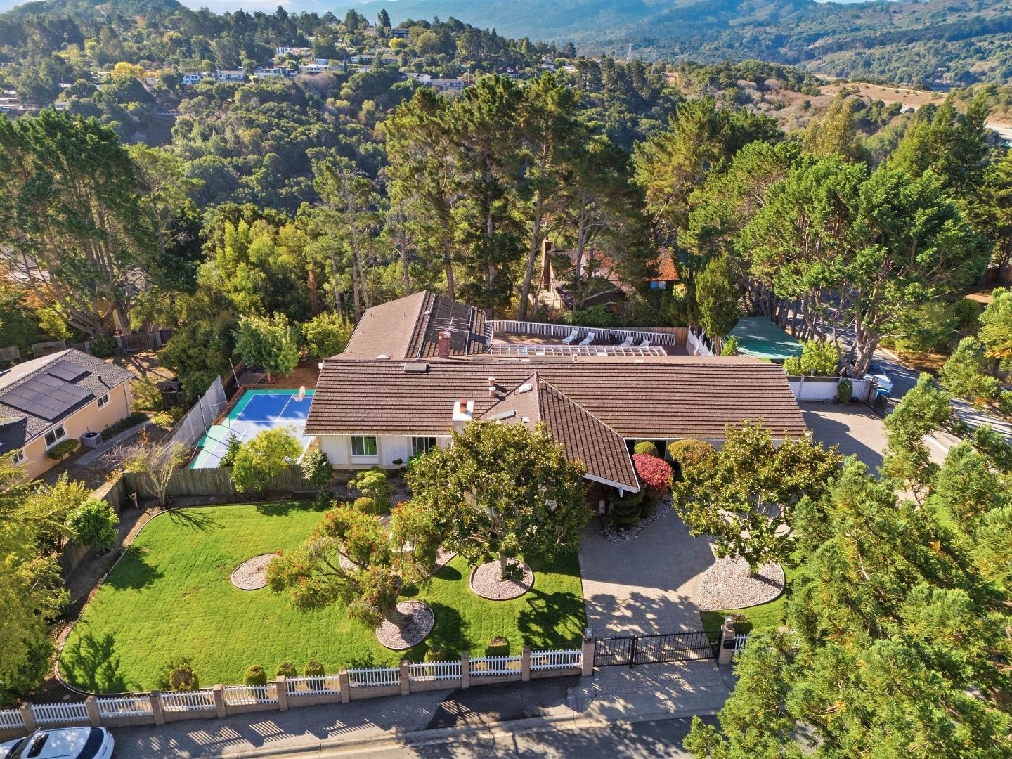 1345 Lakeview Drive — photo