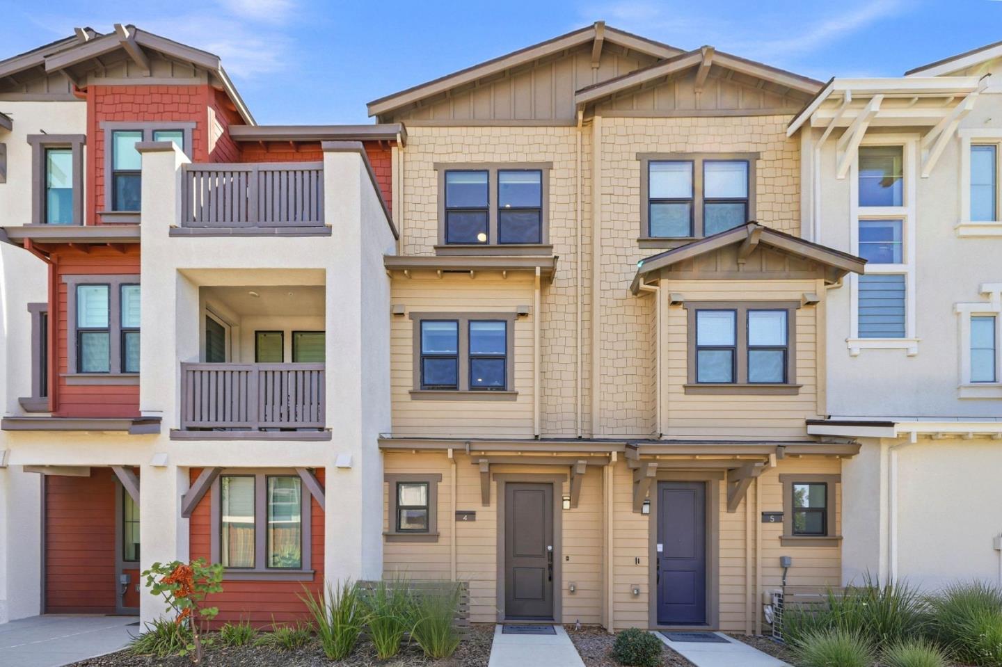 931 Noble Fir Terrace #4 — photo