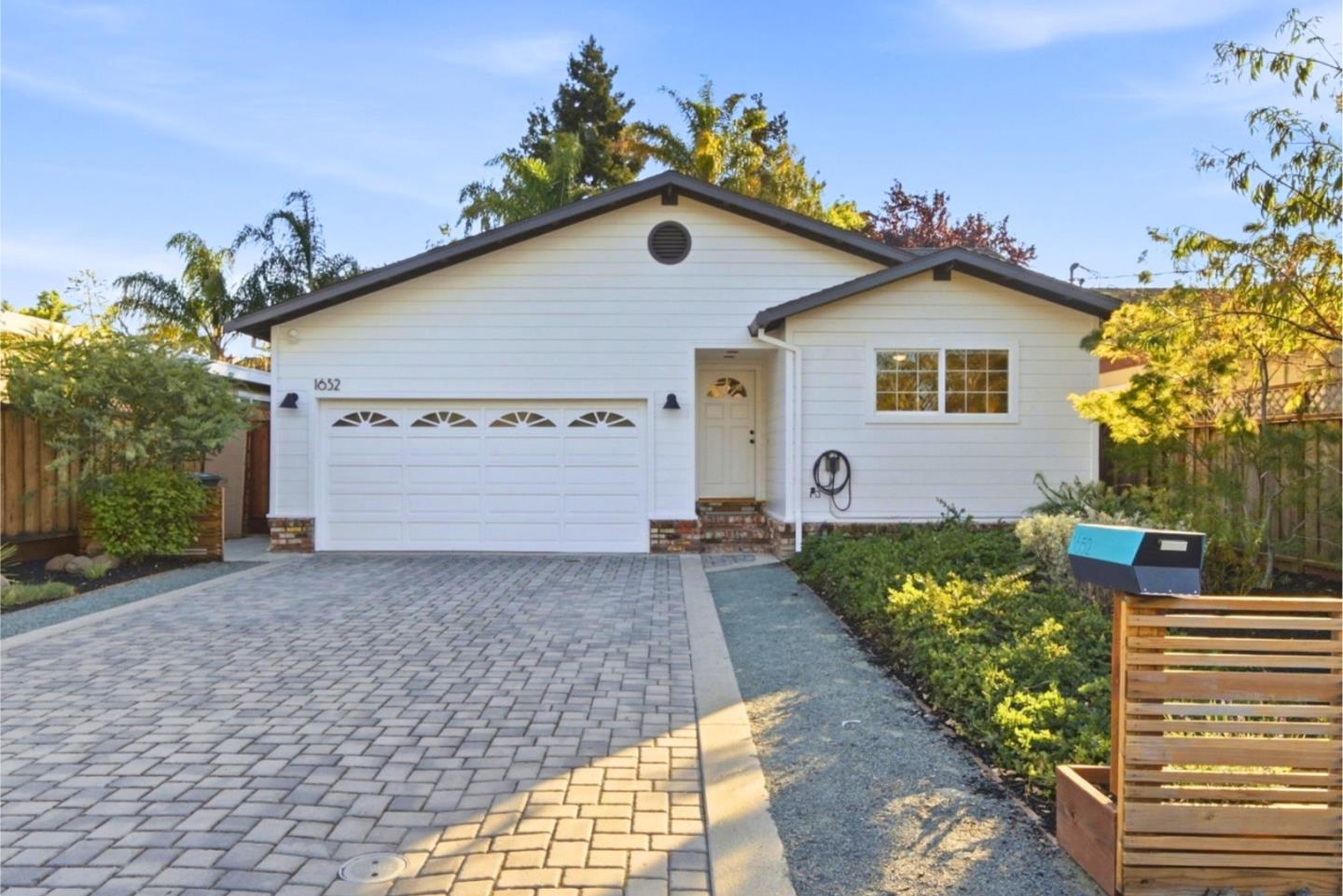 1652 Kentfield Avenue — photo
