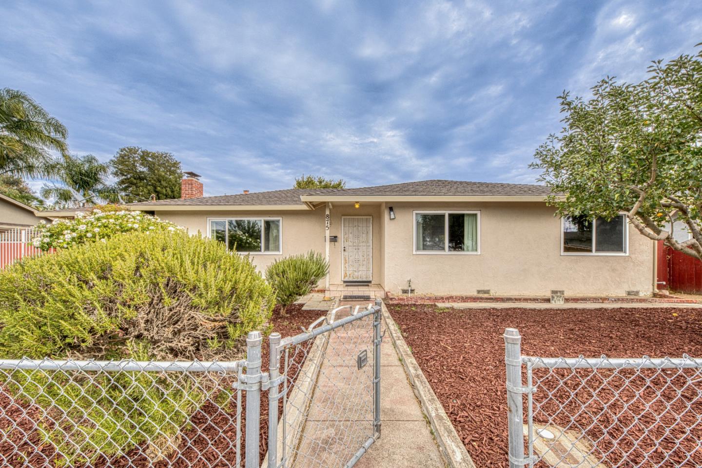875 Suiter Street — photo
