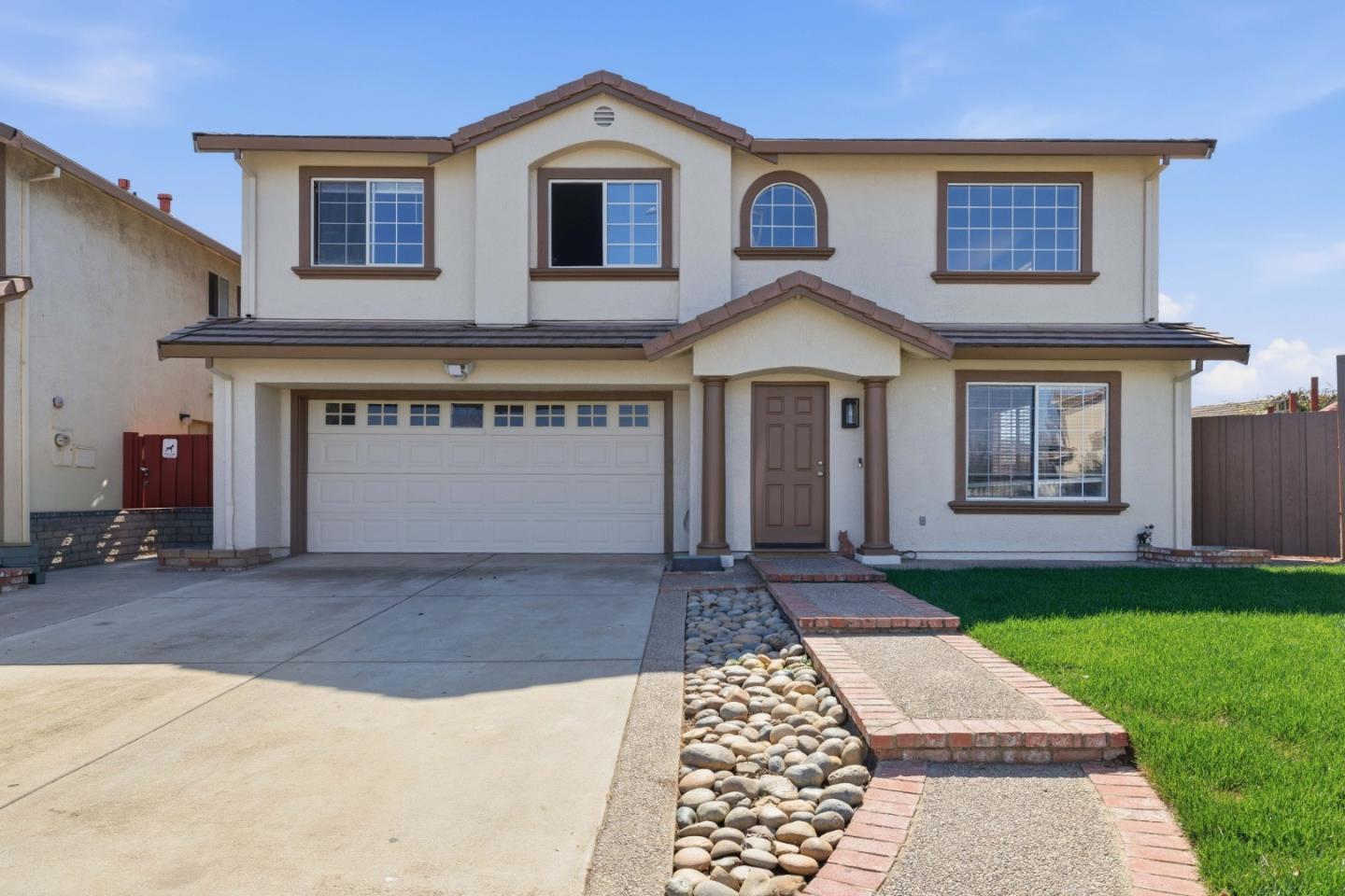 1040 Bison Way — photo
