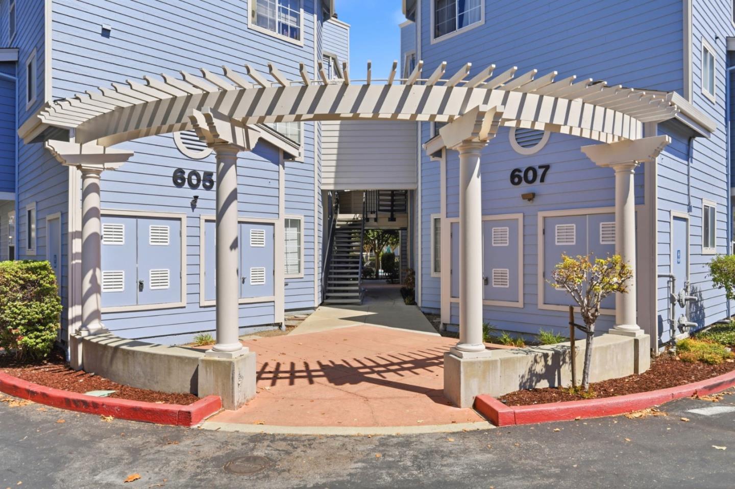 605 Arcadia Terrace #103 — photo