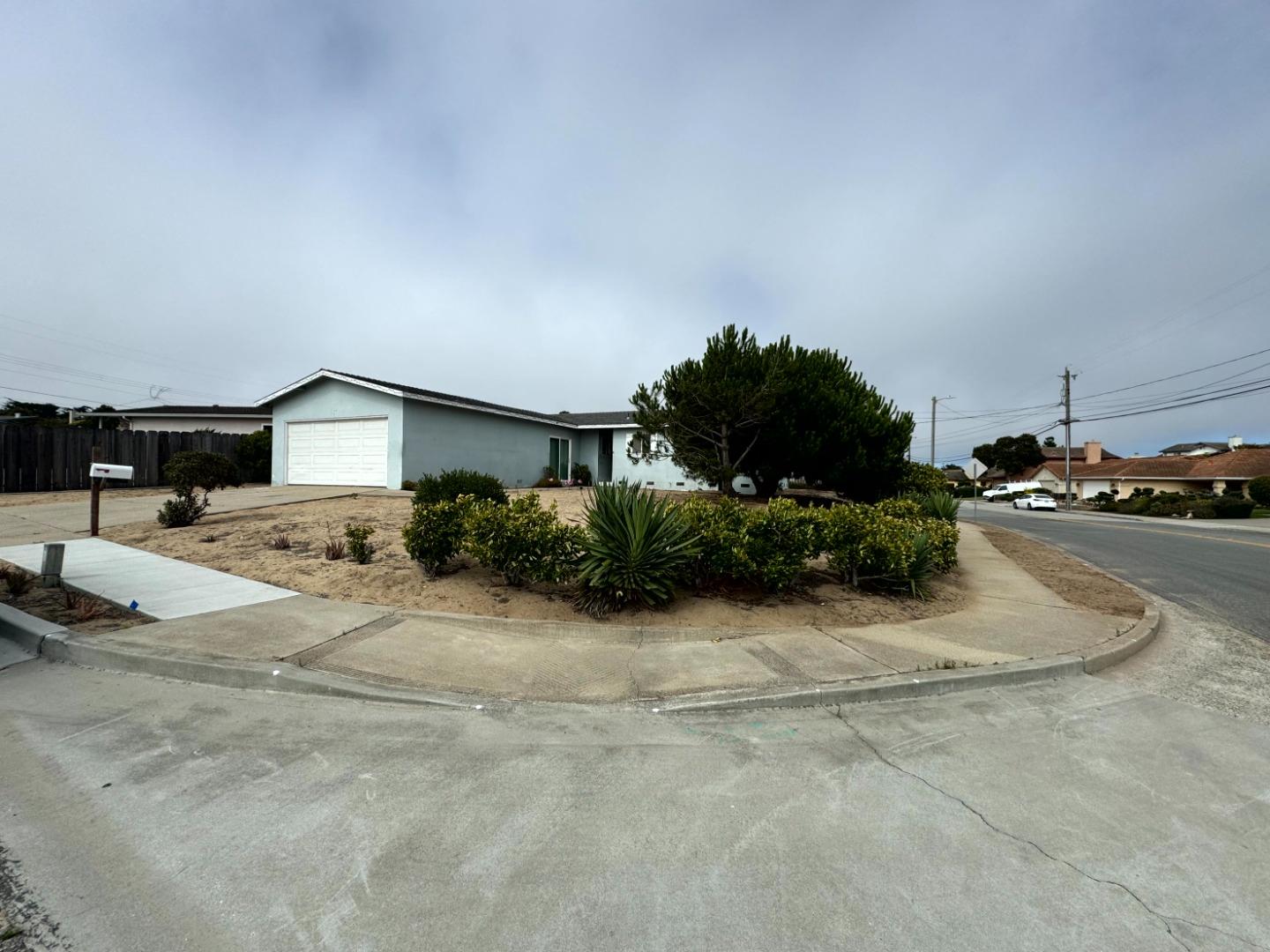 487 Larson Court — photo