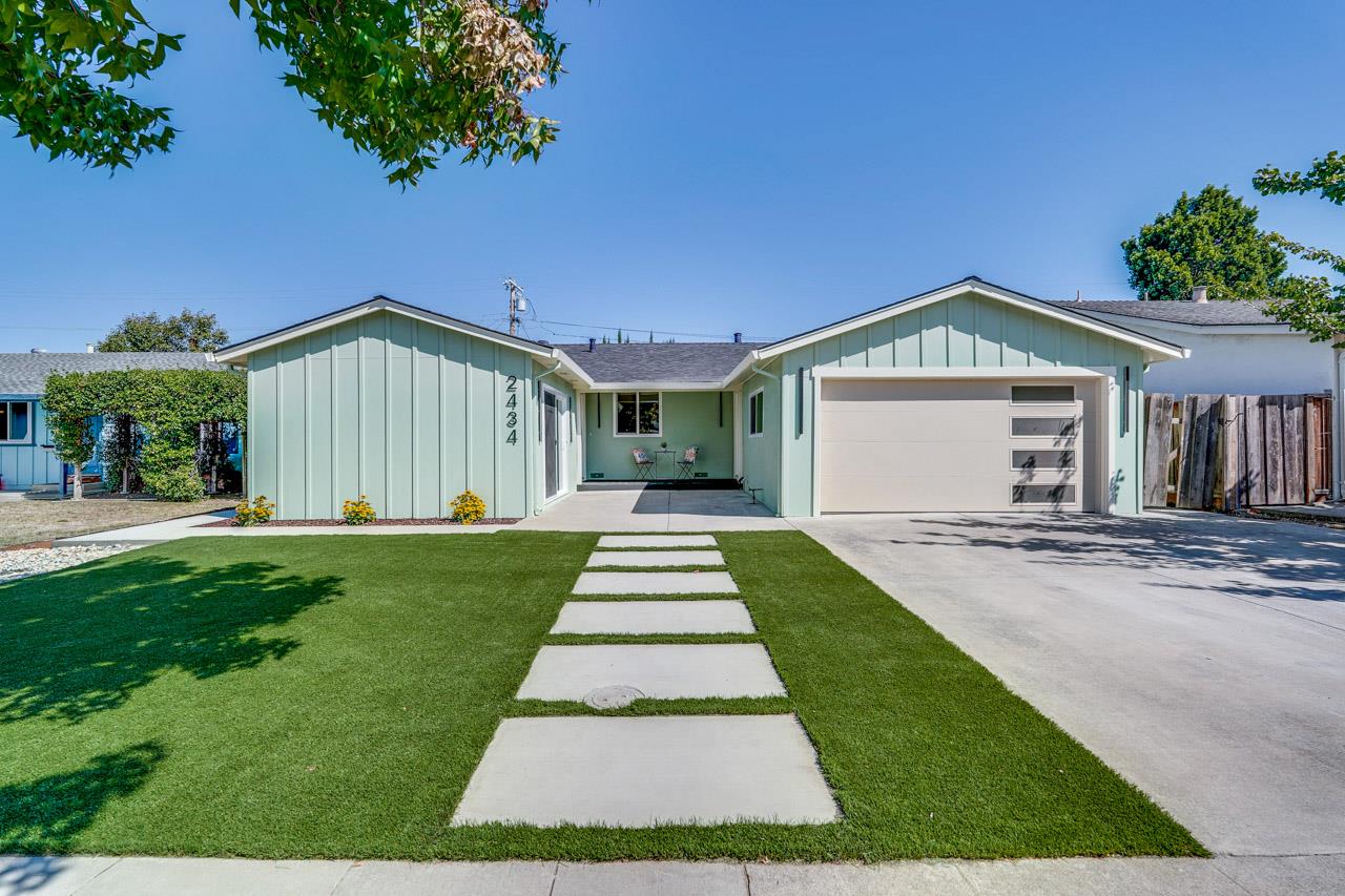 2434 Le Bain Drive — photo
