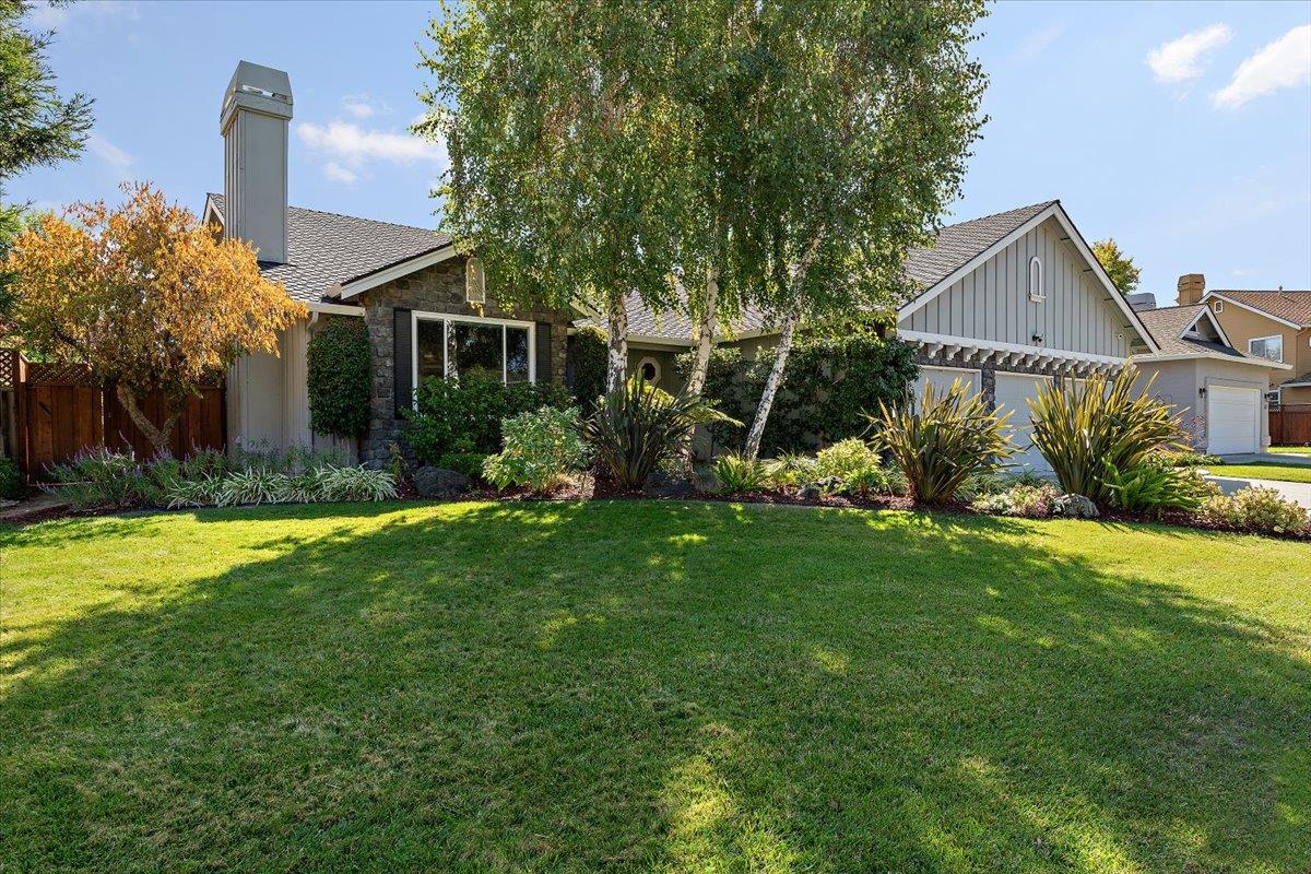 108 Mojonera Court — photo