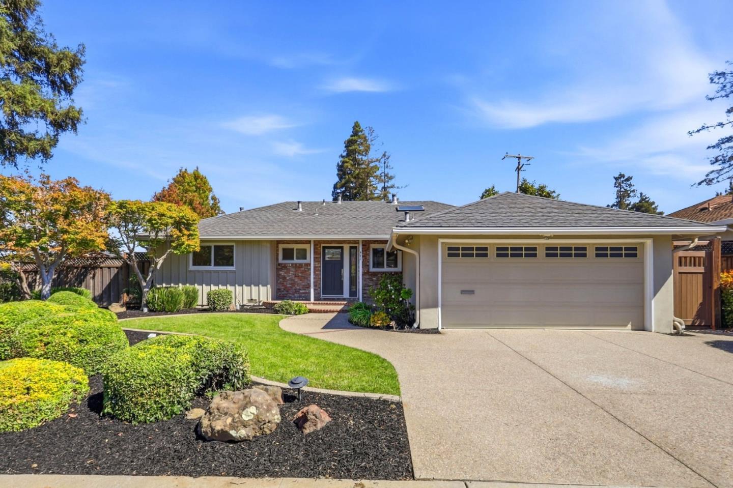 471 Lowell Drive — photo