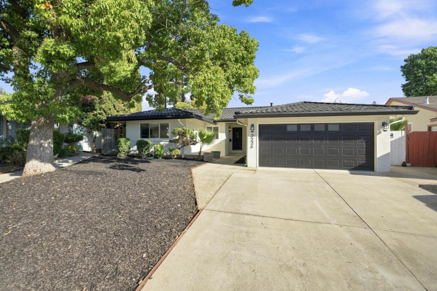 3226 Pentland Court — photo