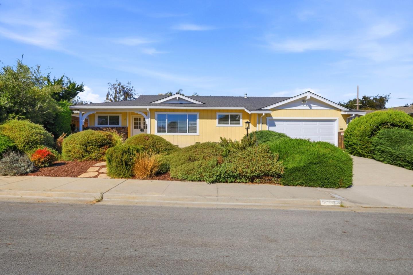 131 Woodcrest Place — photo