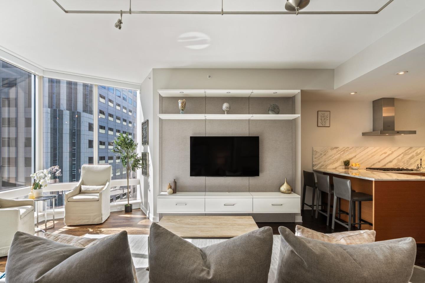 Home in San Francisco, CA 94105 — photo 2