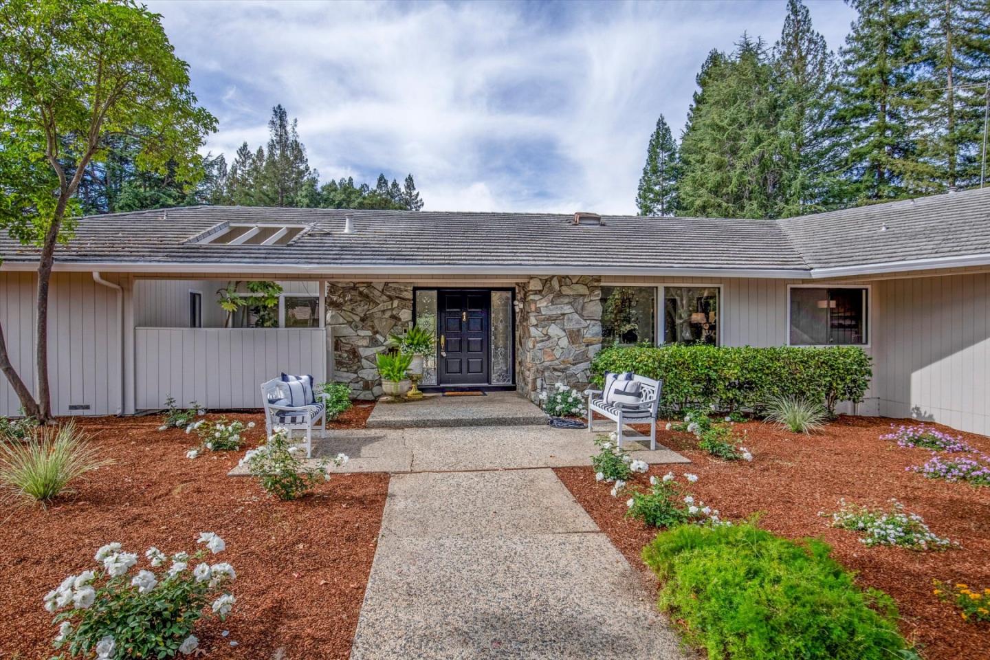 Home in Saratoga, CA 95070 — photo 2