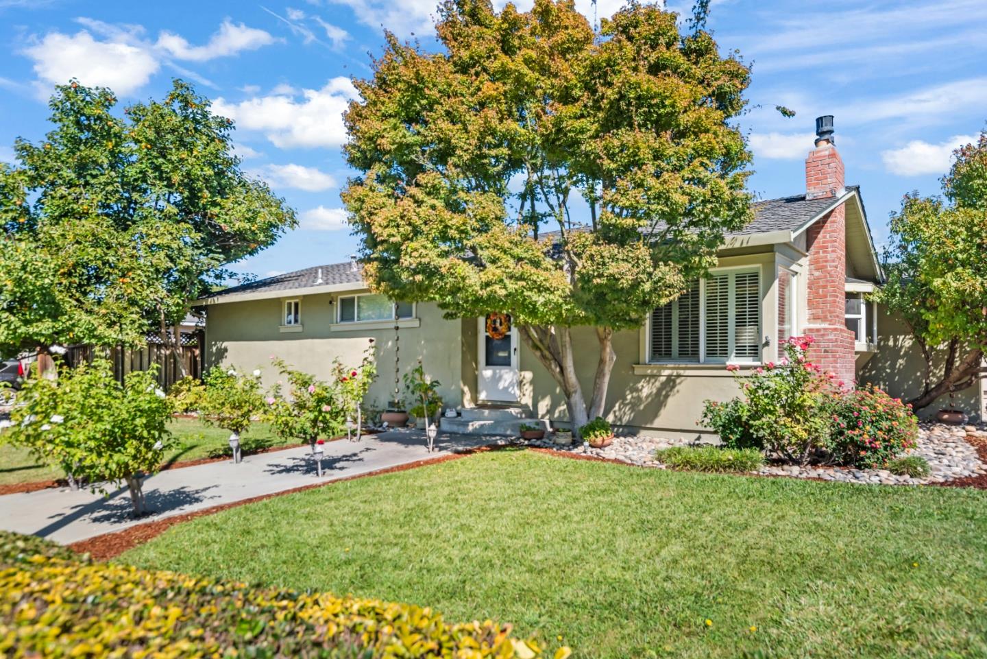 607 Los Olivos Drive — photo