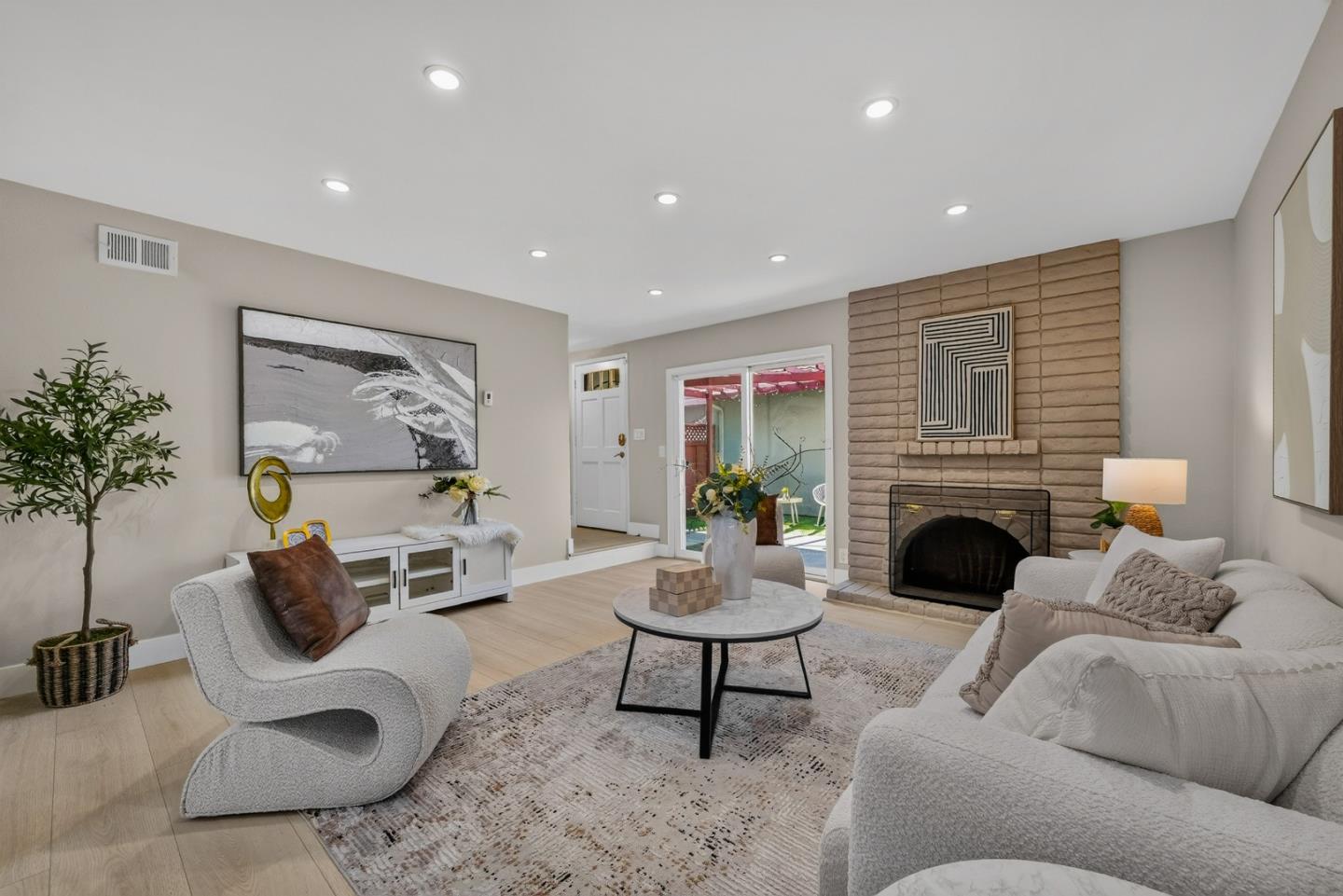1032 Polk Lane — photo