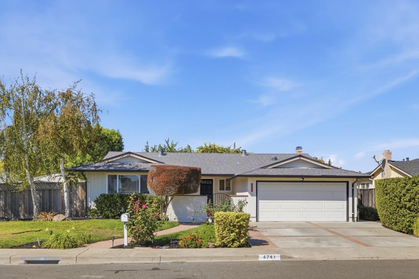 4741 Michelle Way — photo