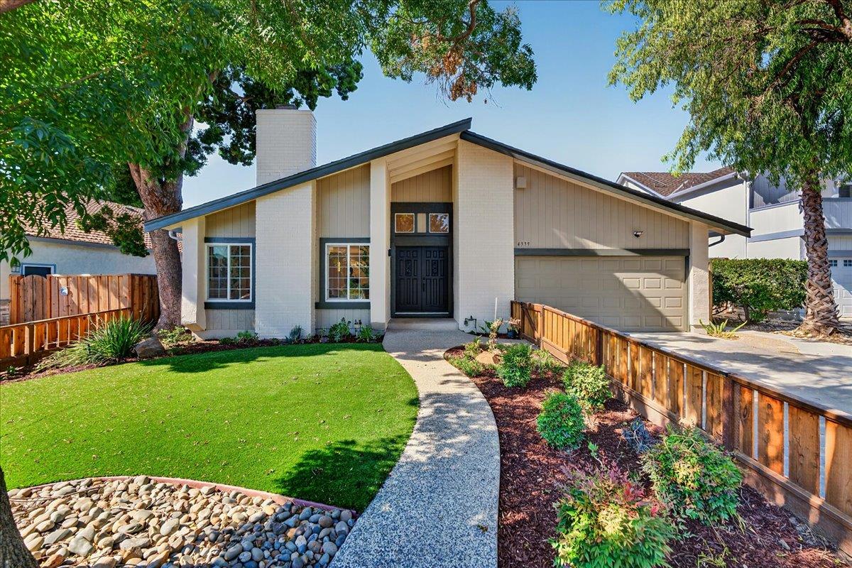 4339 Stone Canyon Drive — photo