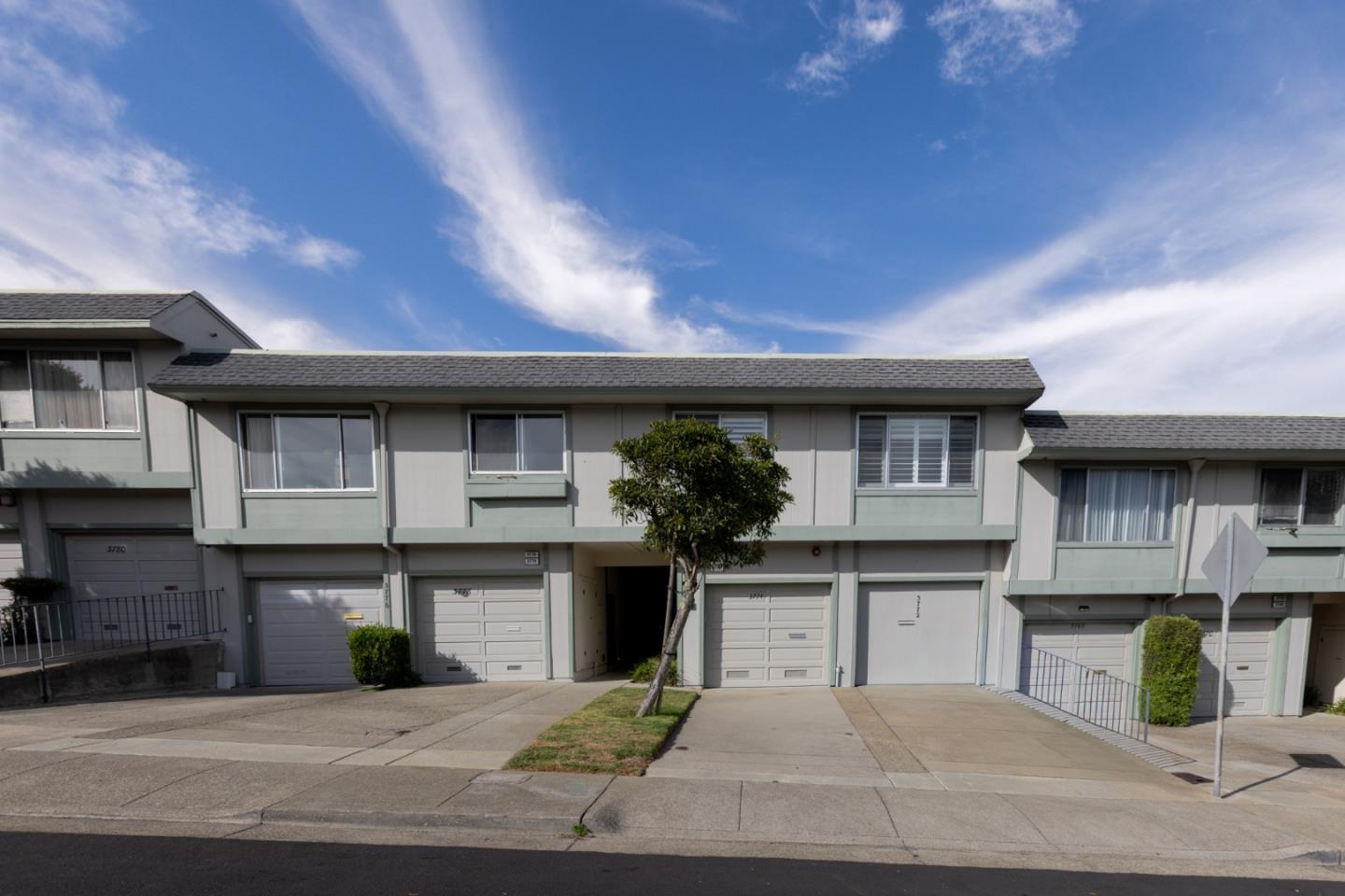 3774 Fairfax Way — photo