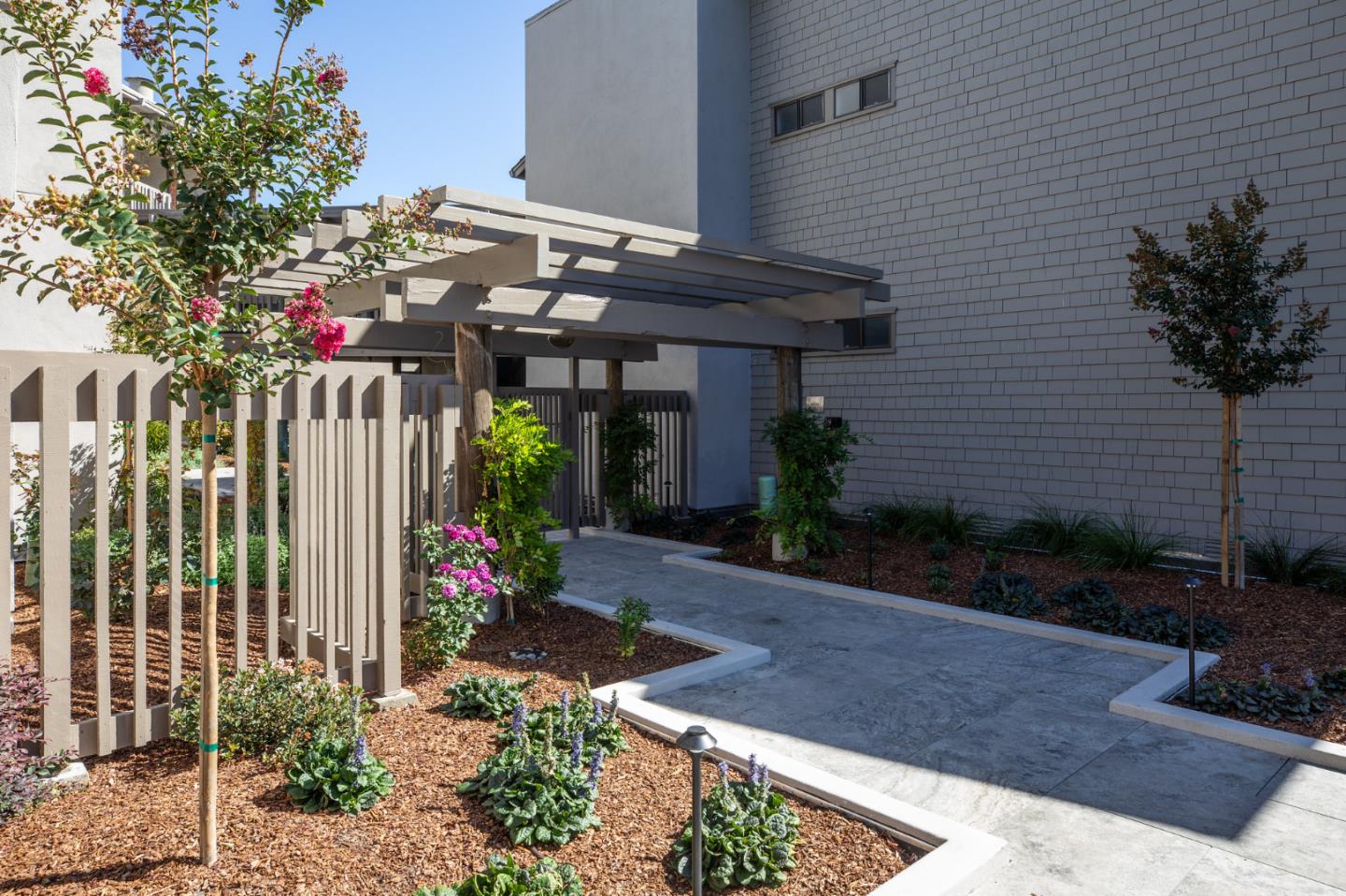 36 Mansion Court — photo