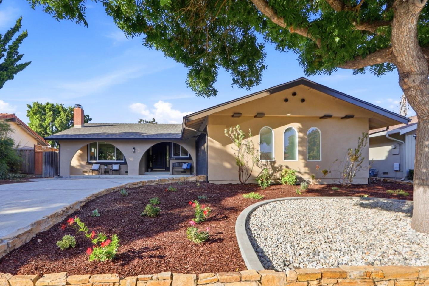 1003 Bluebonnet Drive — photo