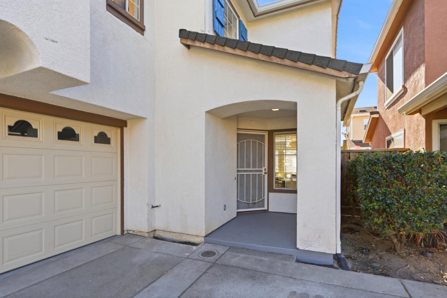 1572 Firestone Loop, San Jose, CA 95116 — photo 2