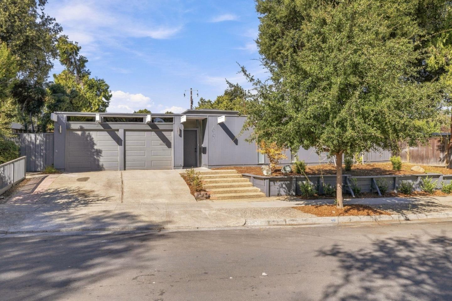 691 Sheraton Drive — photo