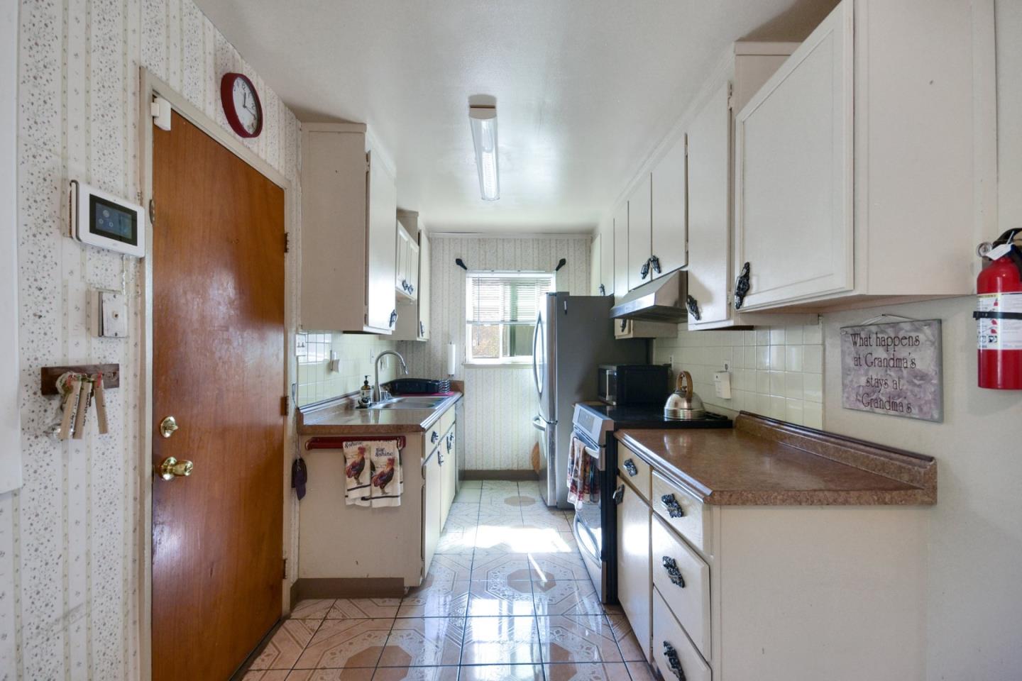 Home in East Palo Alto, CA 94303 — photo 3