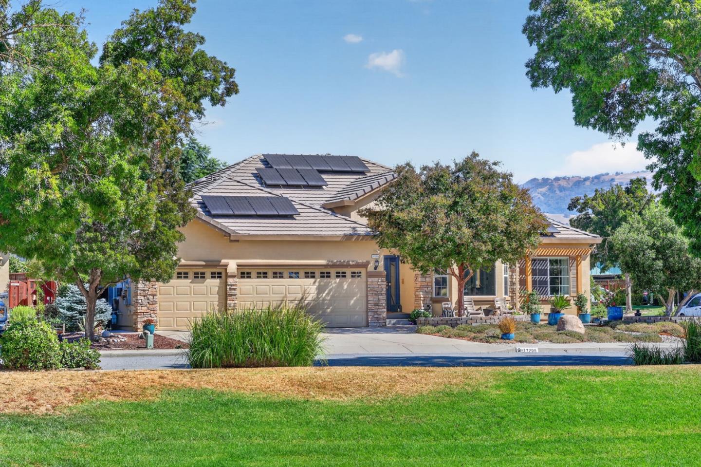 17205 Rosemary Circle — photo