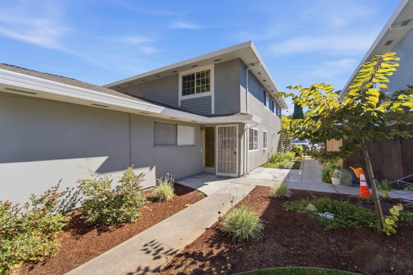 Home in San Jose, CA 95118 — photo 2