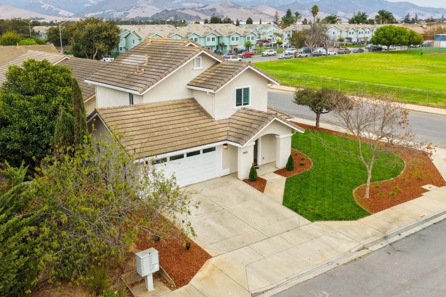 Home in Salinas, CA 93905 — photo 2