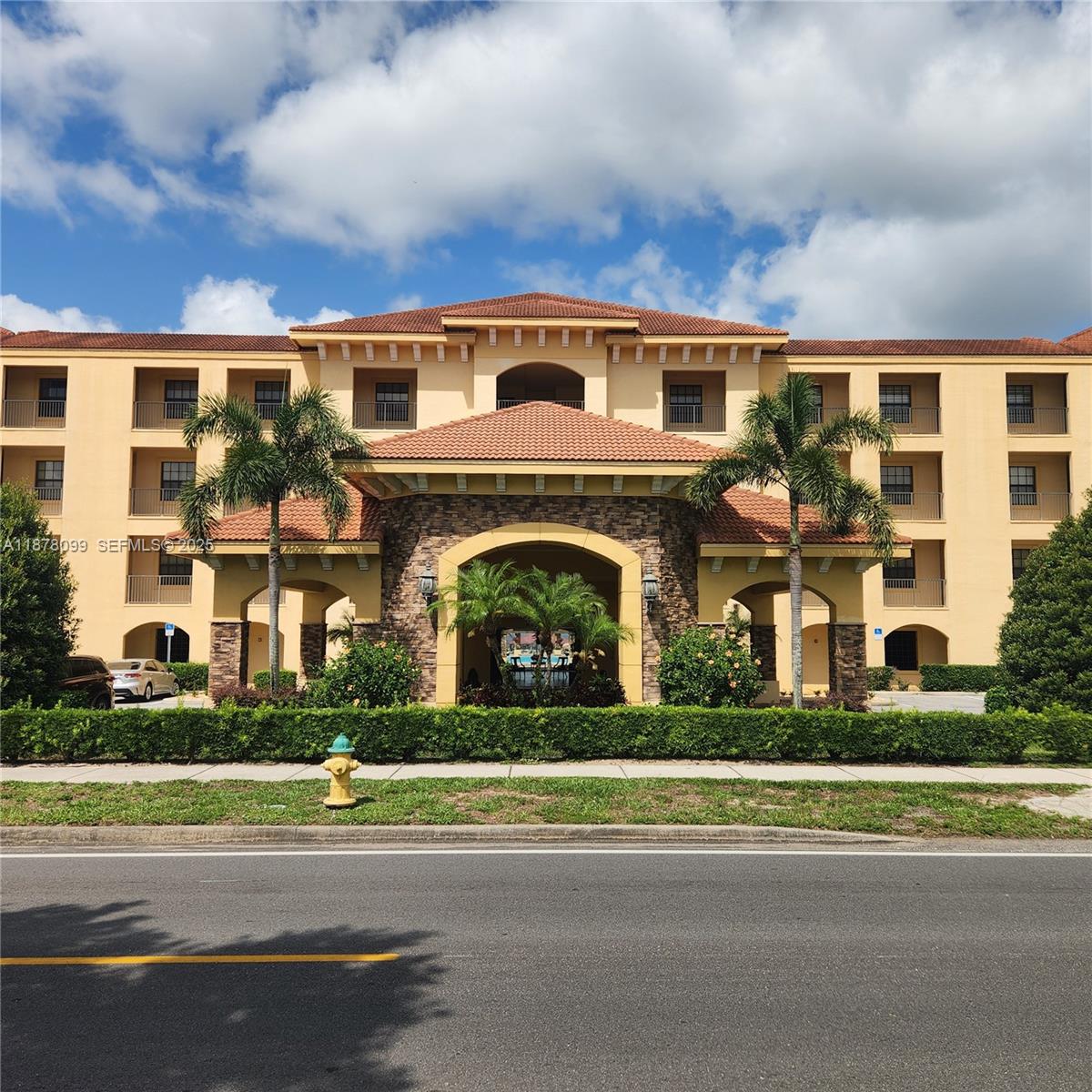 2351 Lakeview Drive 114 — photo