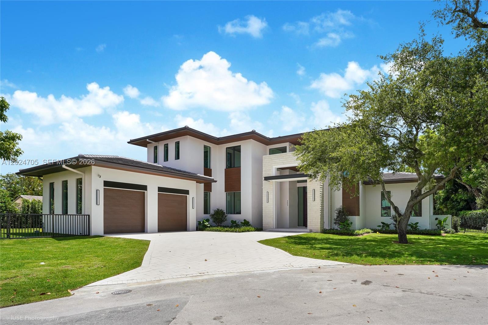 9405 SW 72nd Court — photo