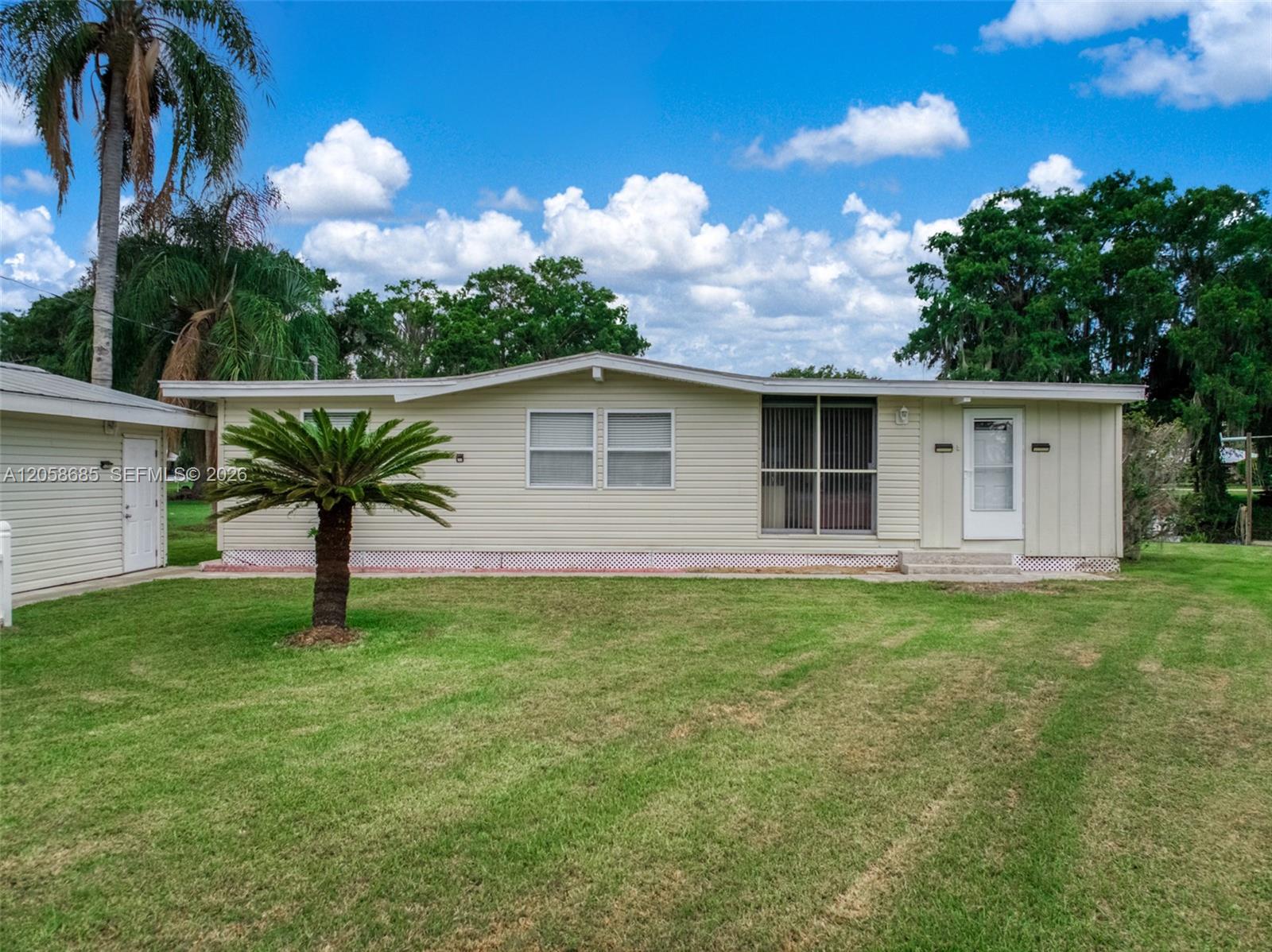 221 Speckled Perch Point — photo