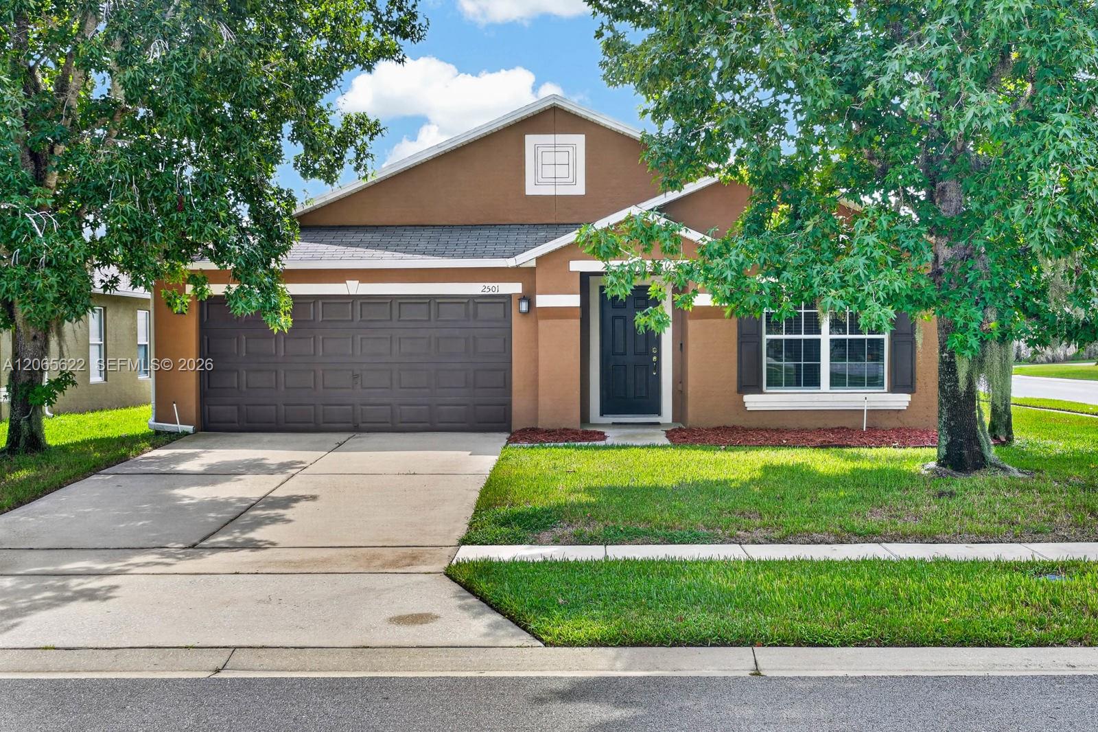 2501 Bullion Loop — photo