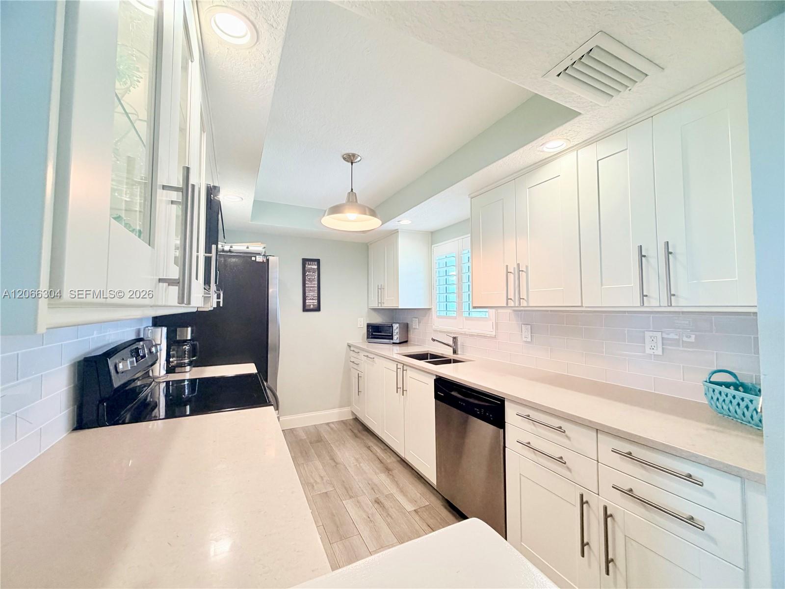 100 Silver Beach Avenue 720 — photo