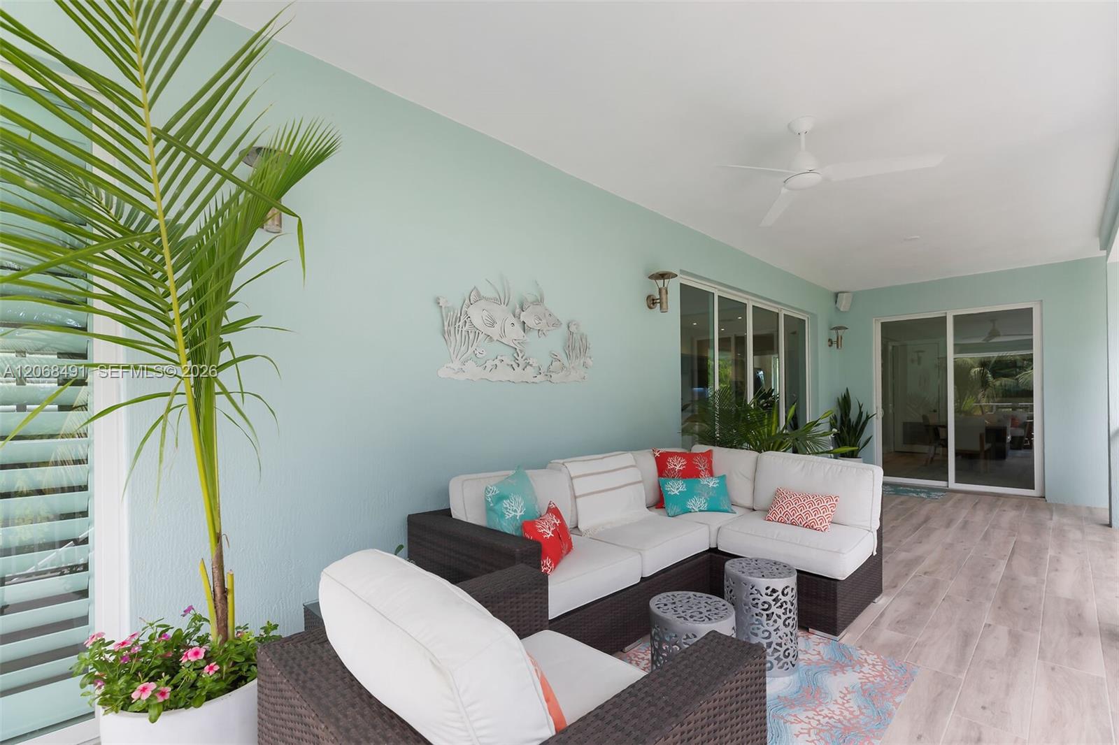 122 S Bahama Drive — photo