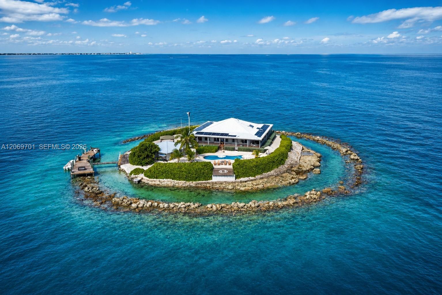 1 E Sister Rck Island — photo