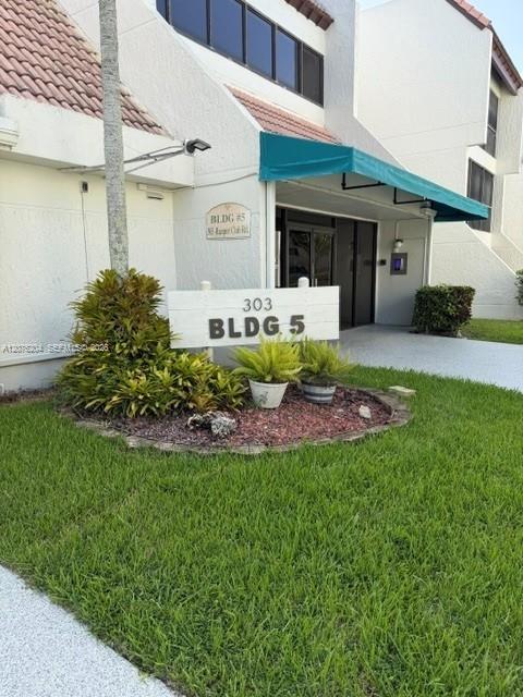 303 Racquet Club Road 309 — photo