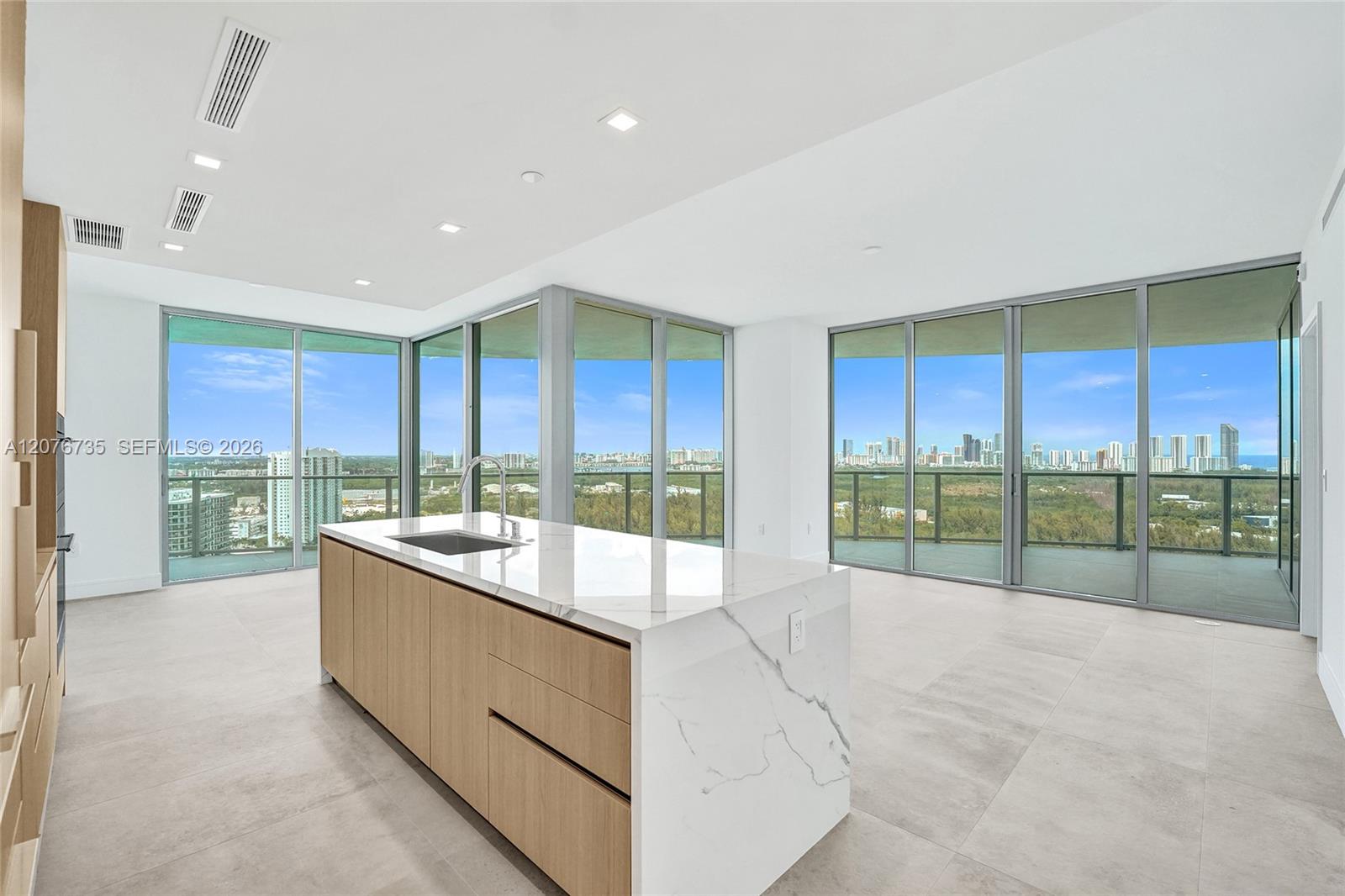 2411 Laguna Circle 2511 — photo