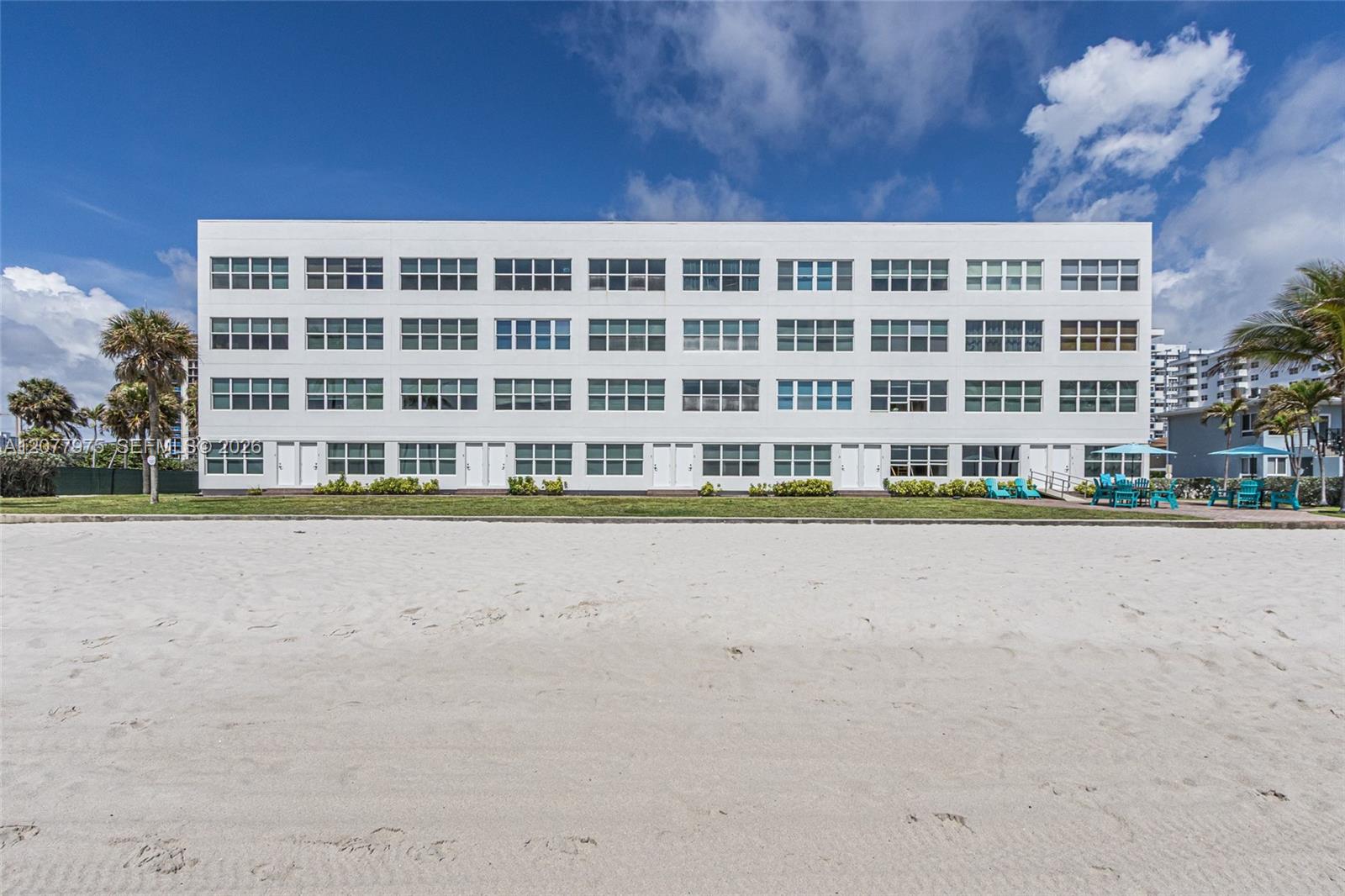 Home in Hollywood, FL 33019 — photo 3