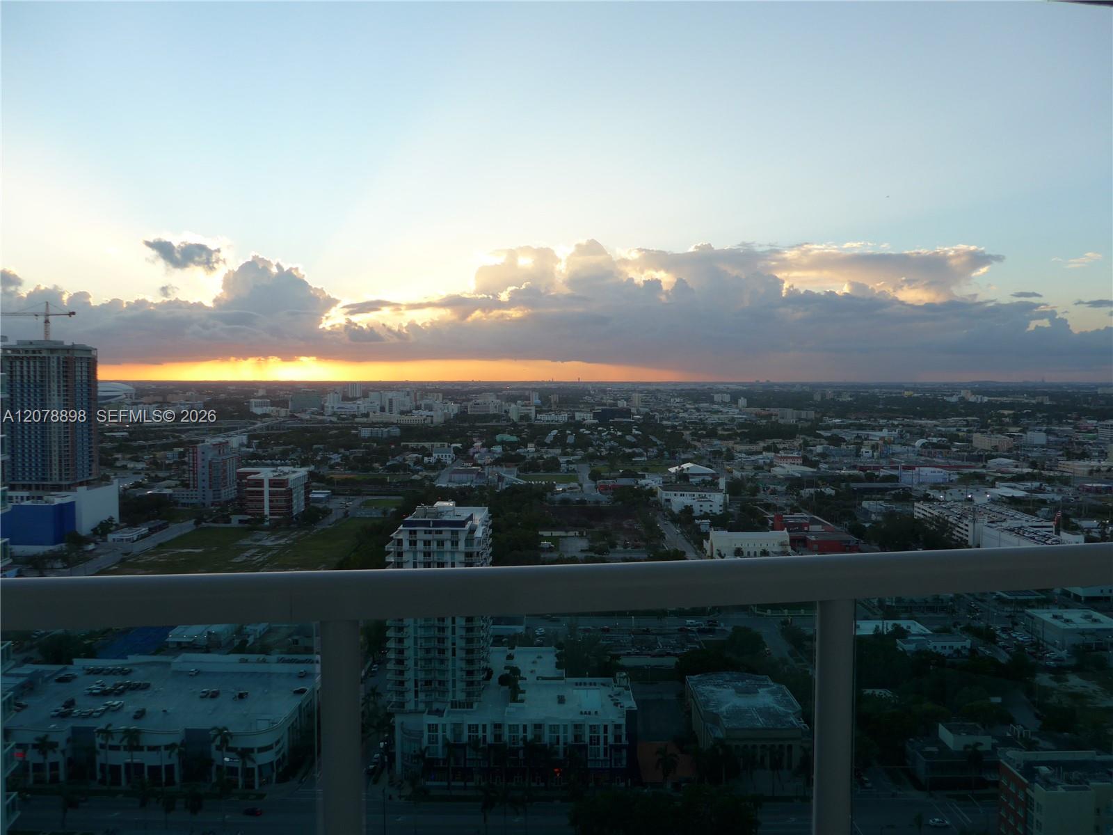 1800 N Bayshore Drive 3710 — photo