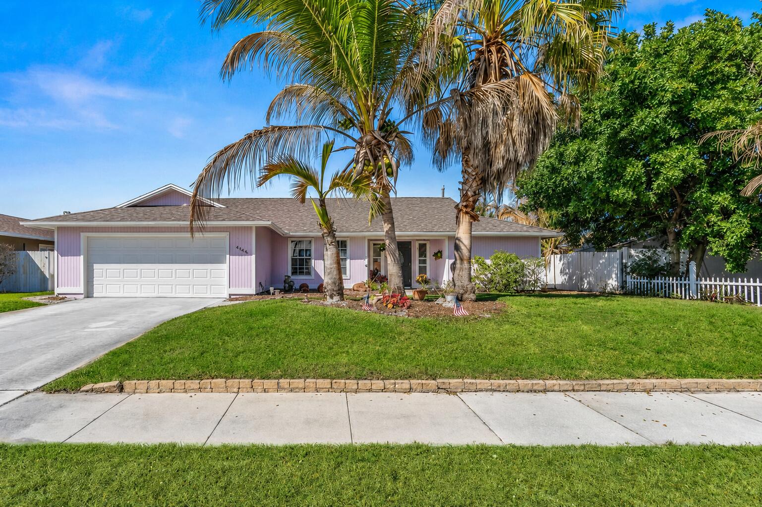 4153 Russell Street — photo