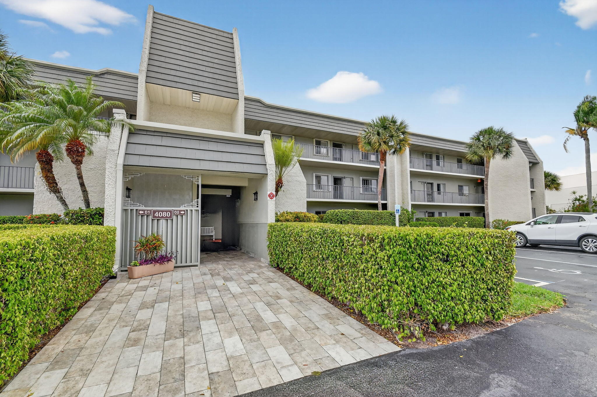 4080 Tivoli Court E 206 — photo