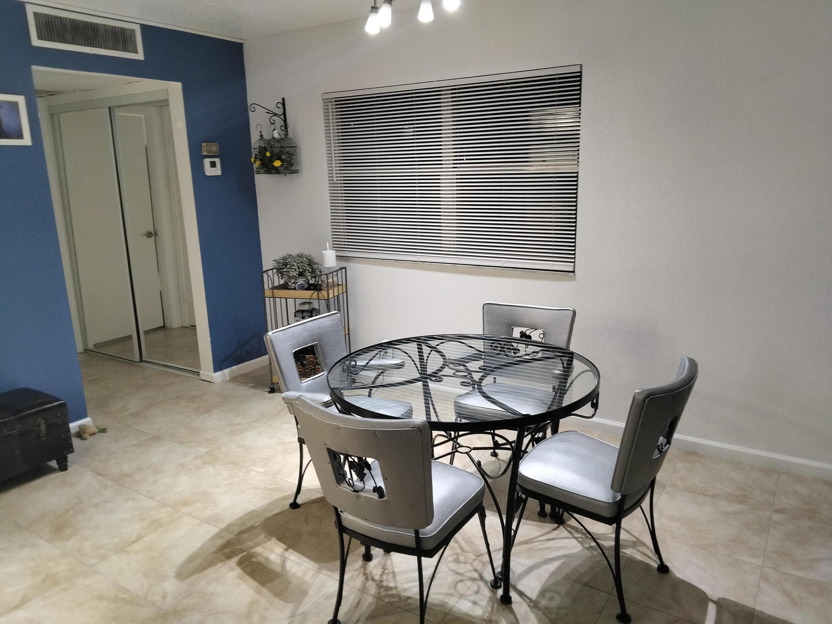 399 Brittany L — photo