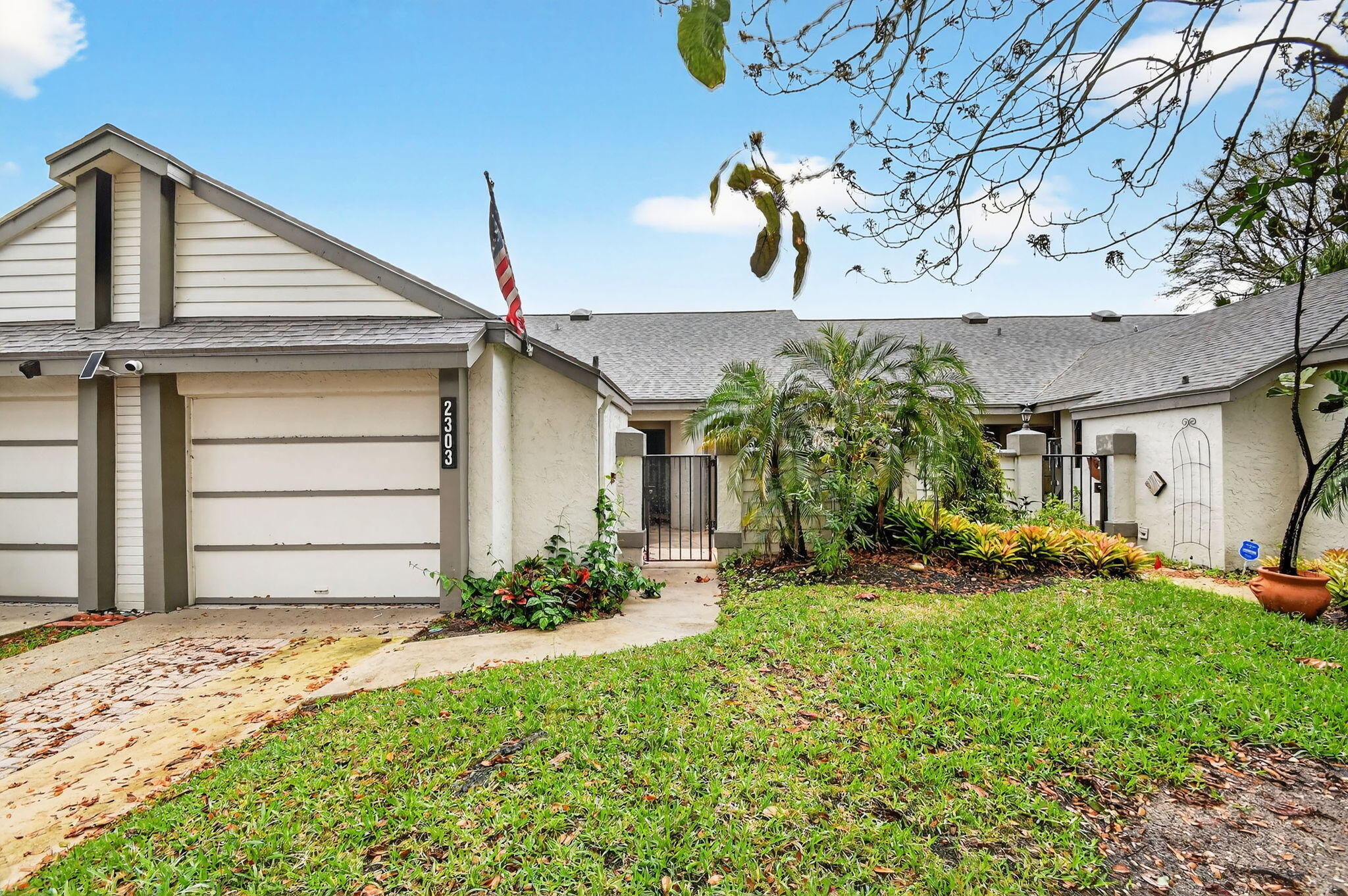 2303 Landings Boulevard — photo