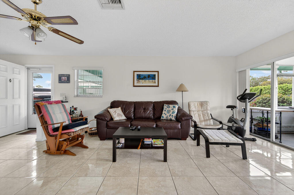 622 Hummingbird Lane — photo