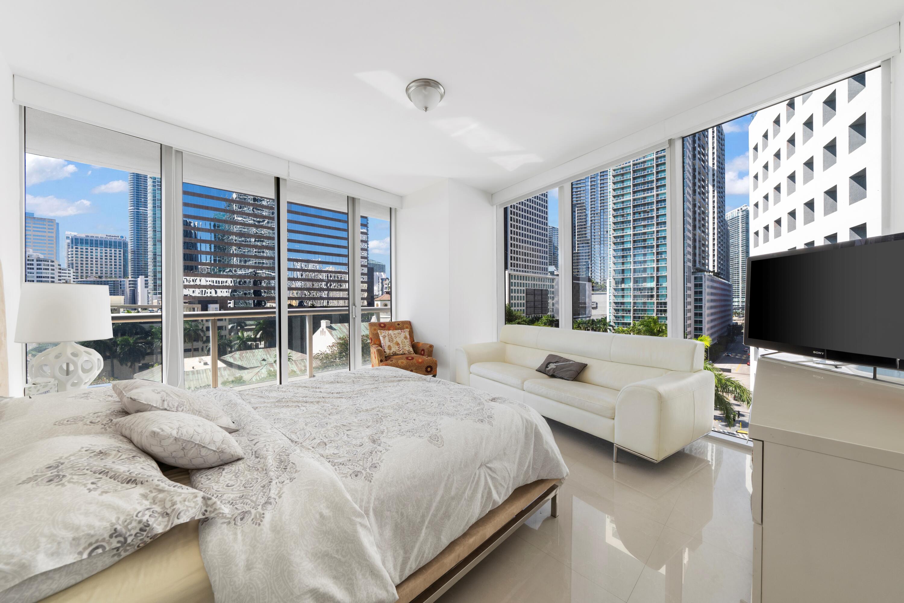 495 Brickell Avenue 811 — photo