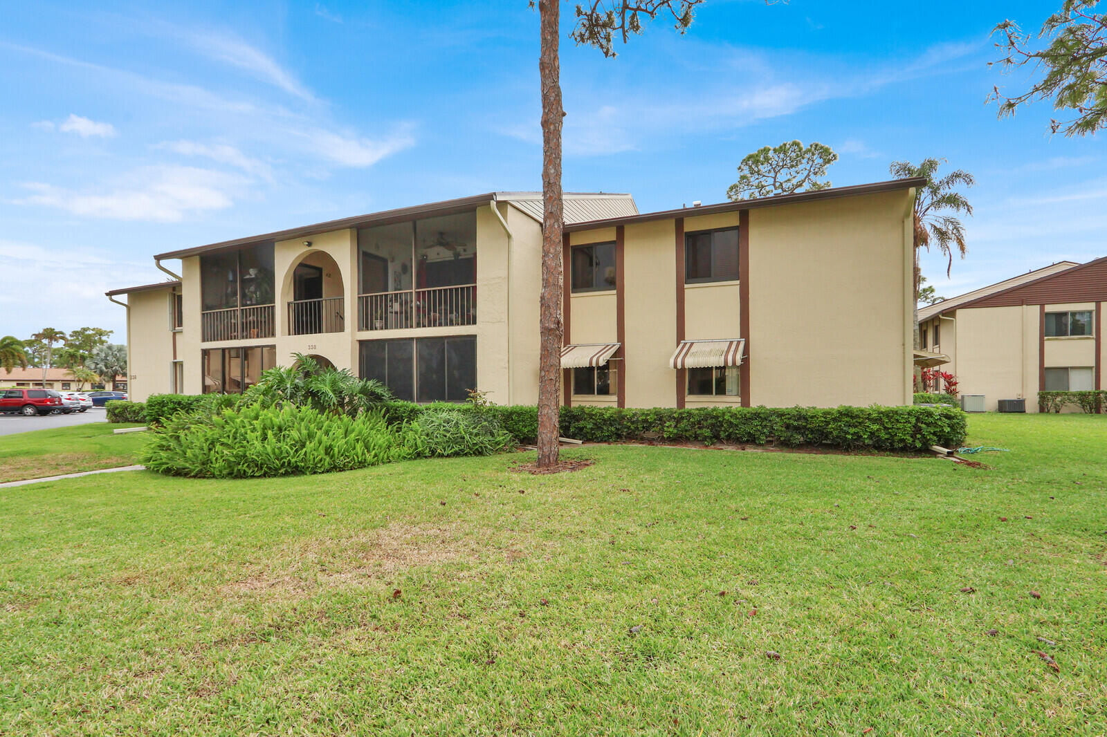 338 Knotty Pine Circle D1 — photo