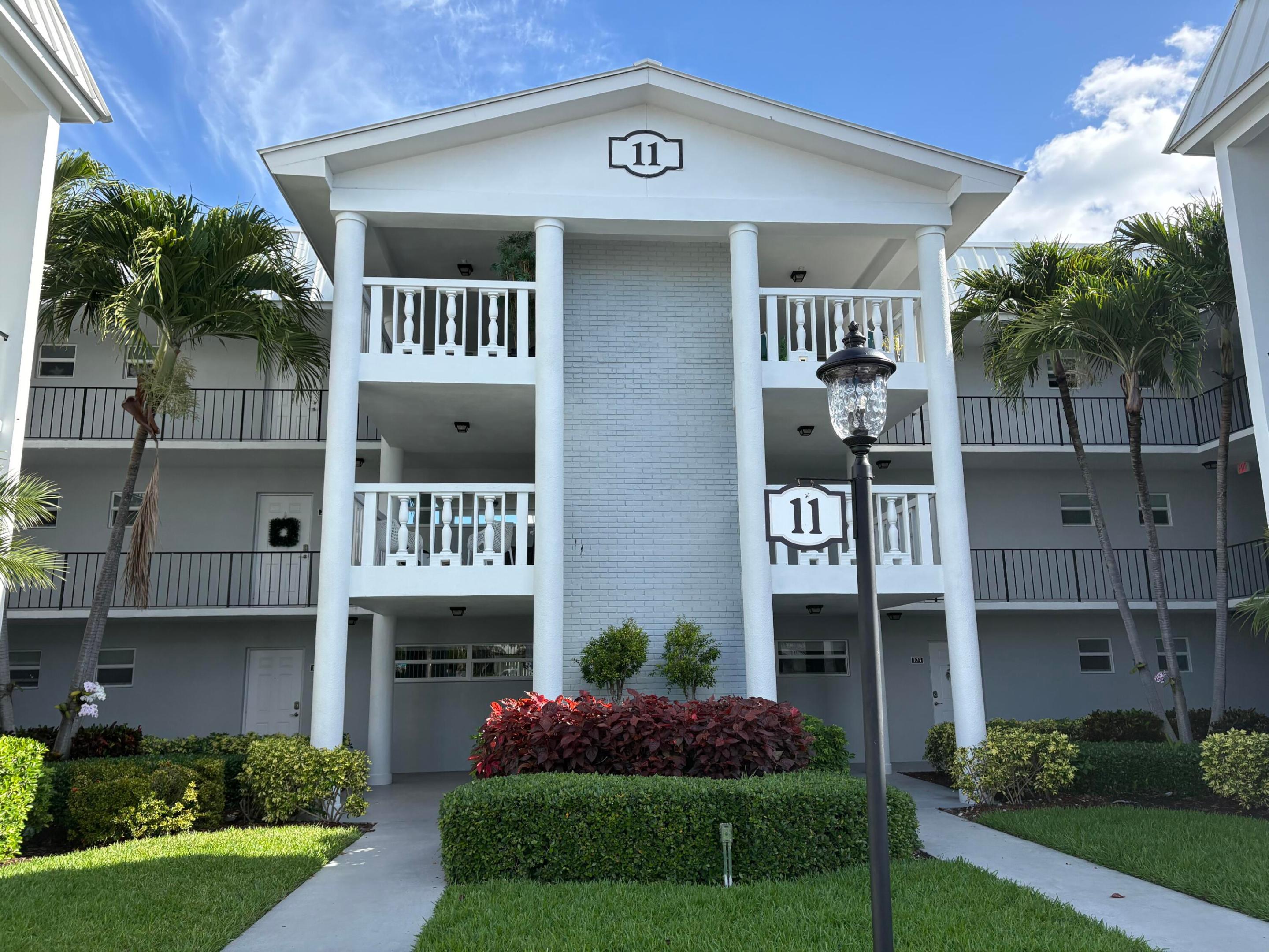 11 Colonial Club Drive 105 — photo