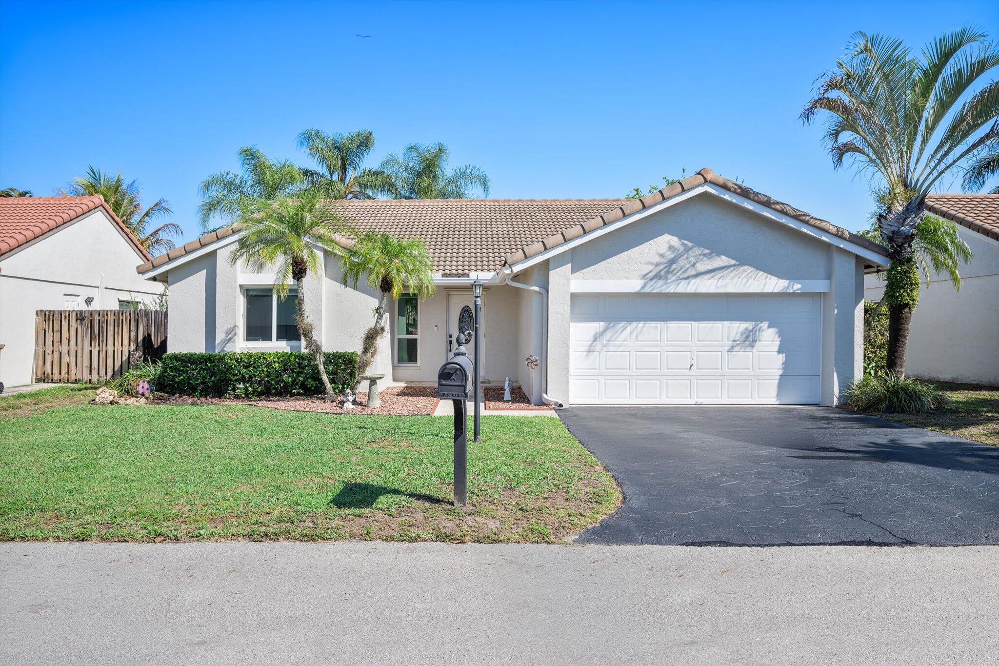 15541 Dover Court — photo