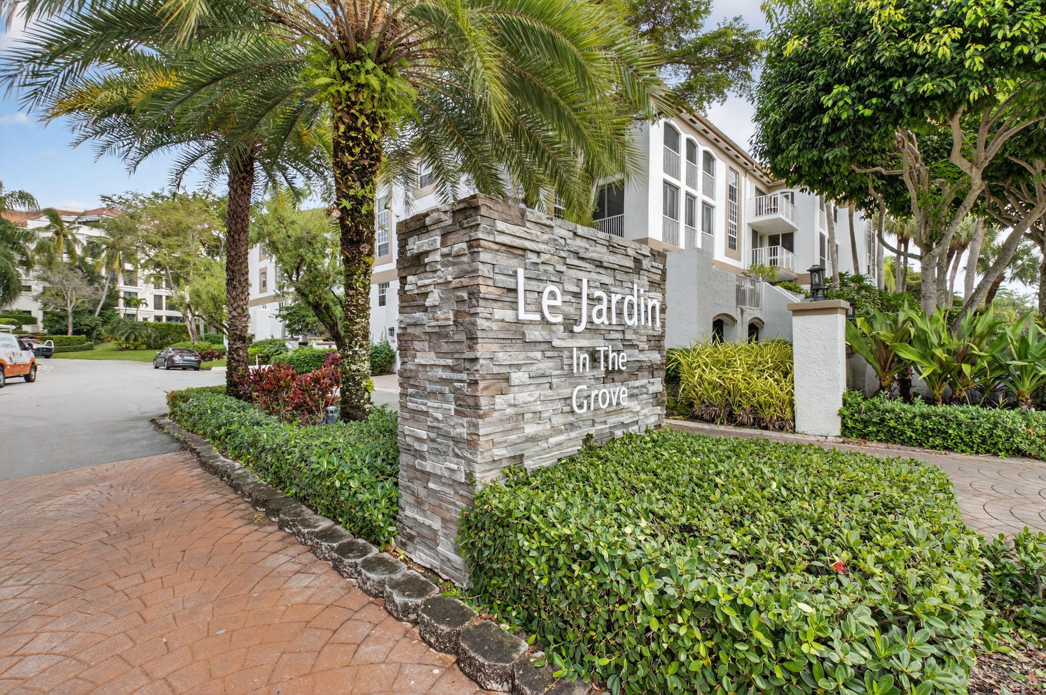 7369 Orangewood Lane 307 — photo
