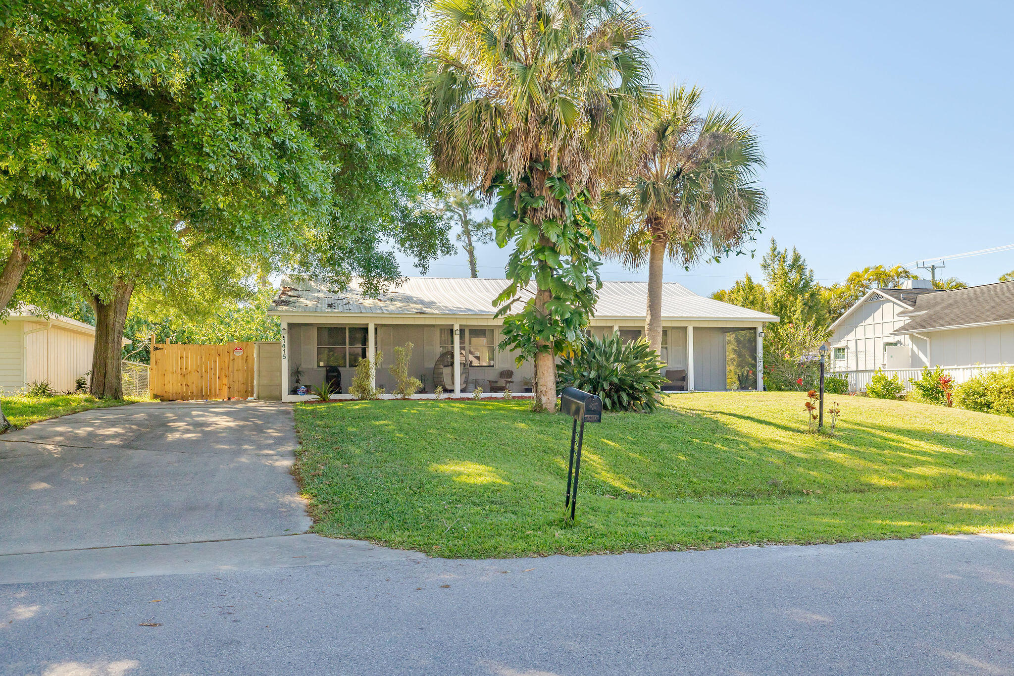 1415 SW 16th Ct Court SW — photo